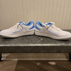 Jordan 2 Retro UNC